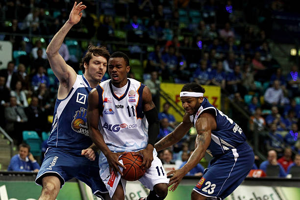 直接撕裂了 直接撕裂了