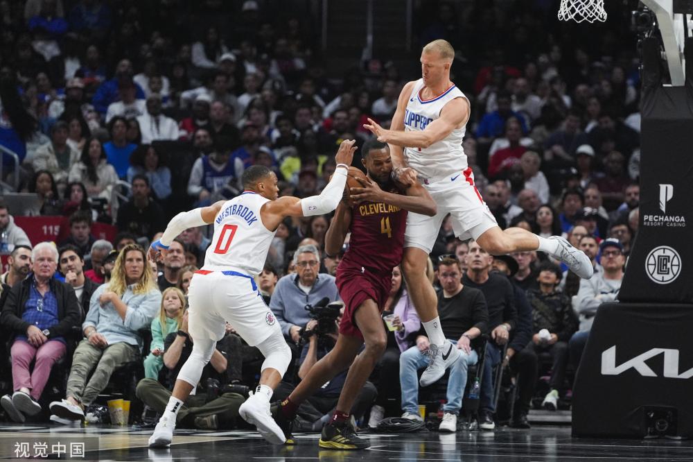 也反映了球 也反映了球