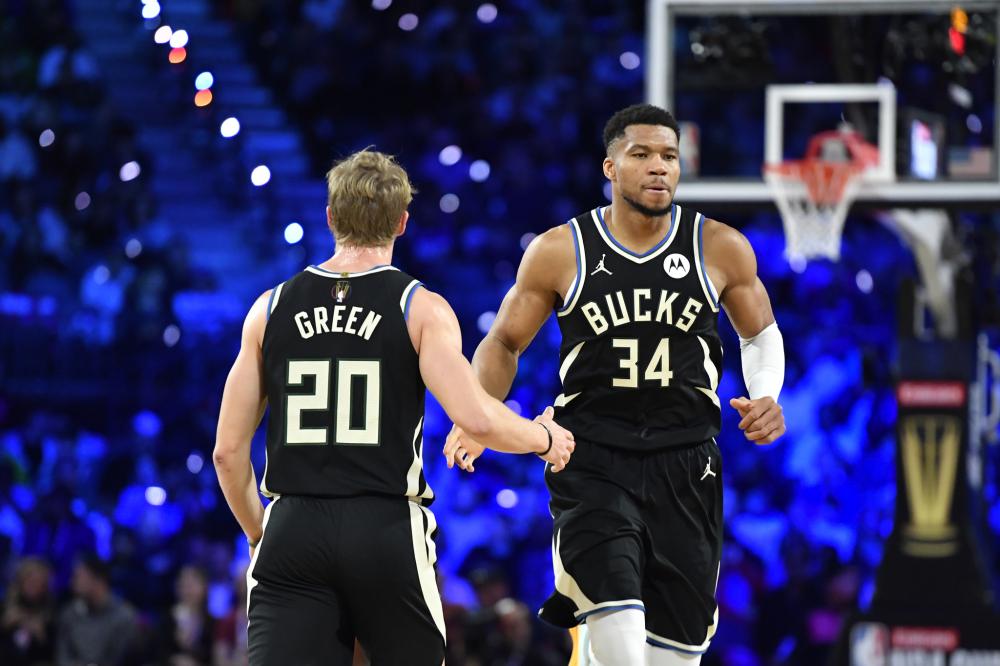 特别是男子 特别是男子