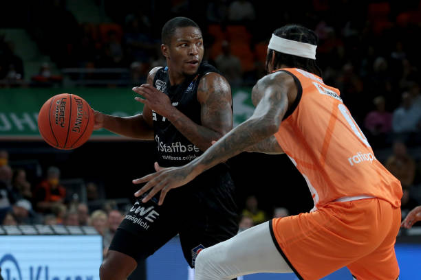 球员纳入交 球员纳入交